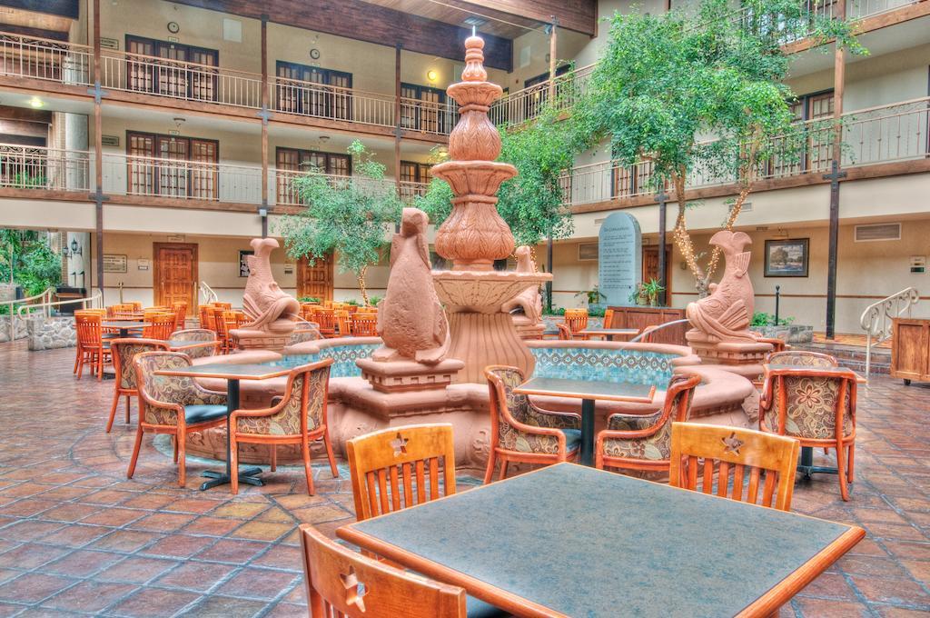 Mcm Elegante Suites Abilene Bagian luar foto
