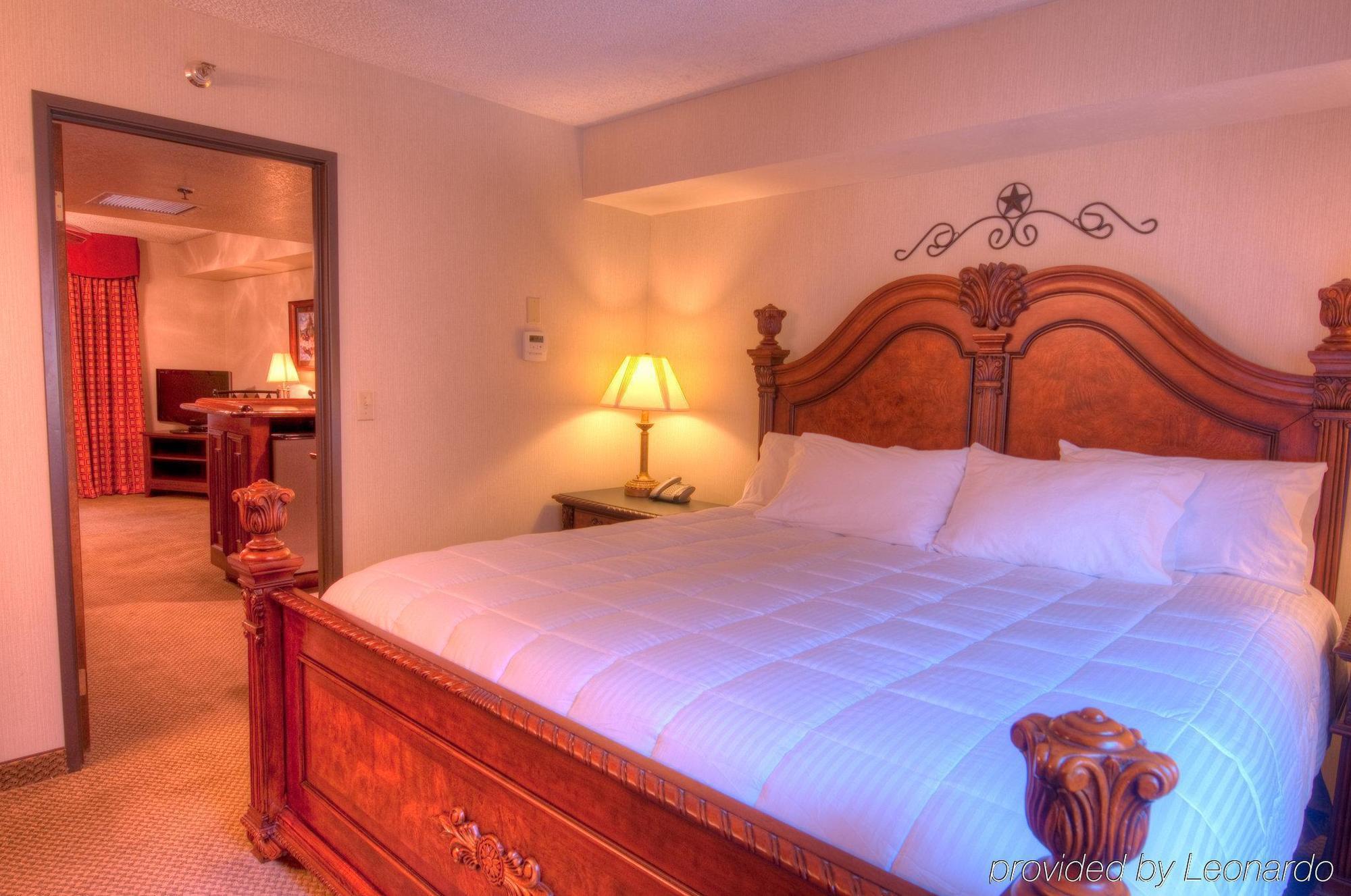Mcm Elegante Suites Abilene Bagian luar foto