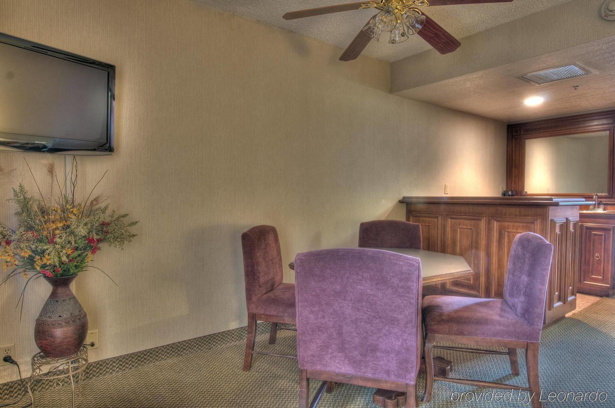 Mcm Elegante Suites Abilene Bagian luar foto