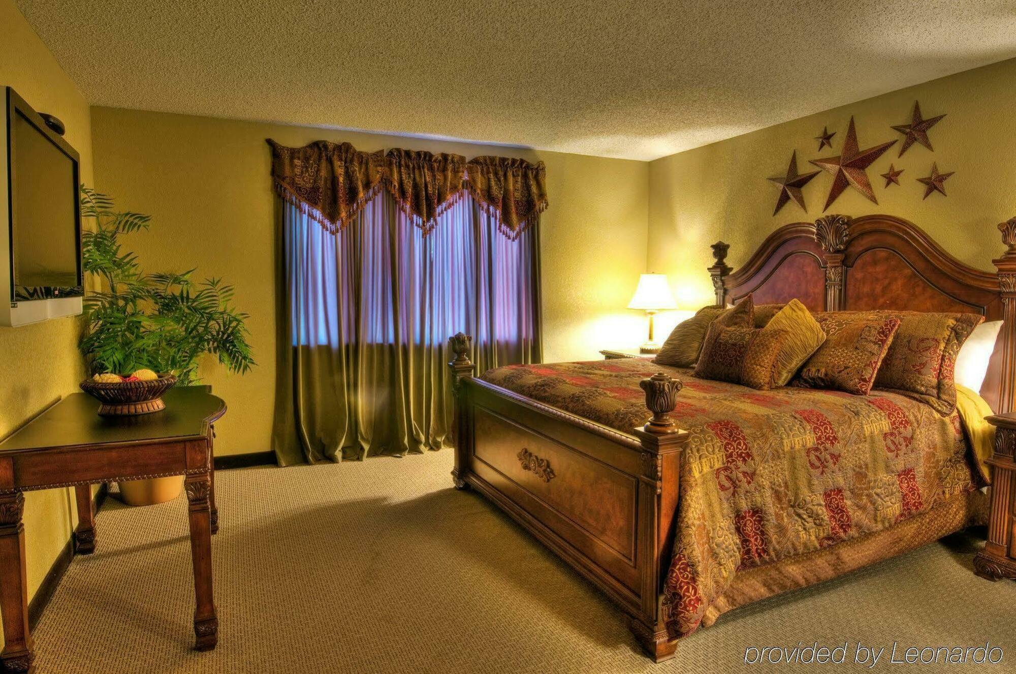 Mcm Elegante Suites Abilene Bagian luar foto